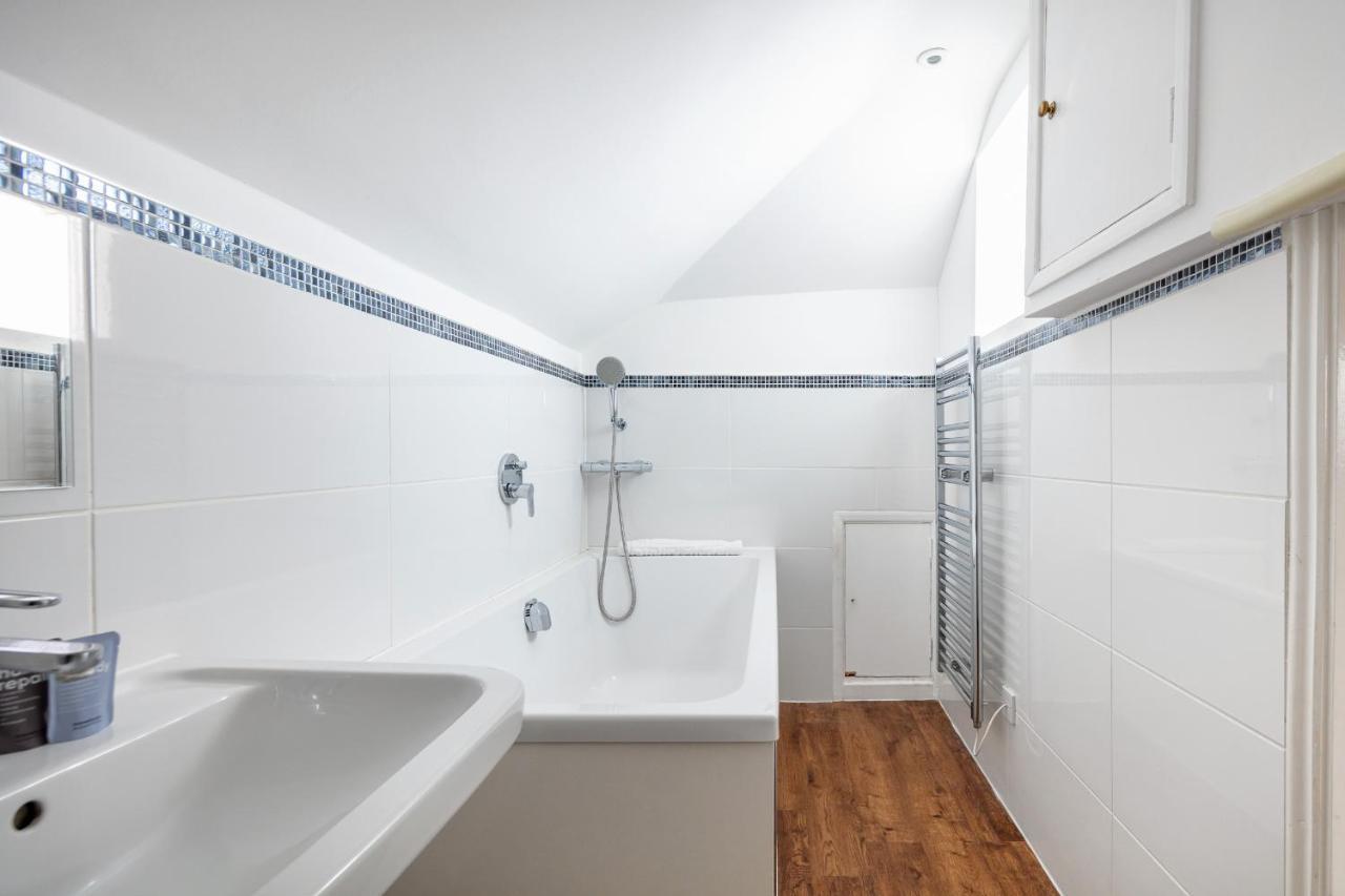 Castle Properties: The Duchess, 3 Bed Family Cottage Windsor Kültér fotó