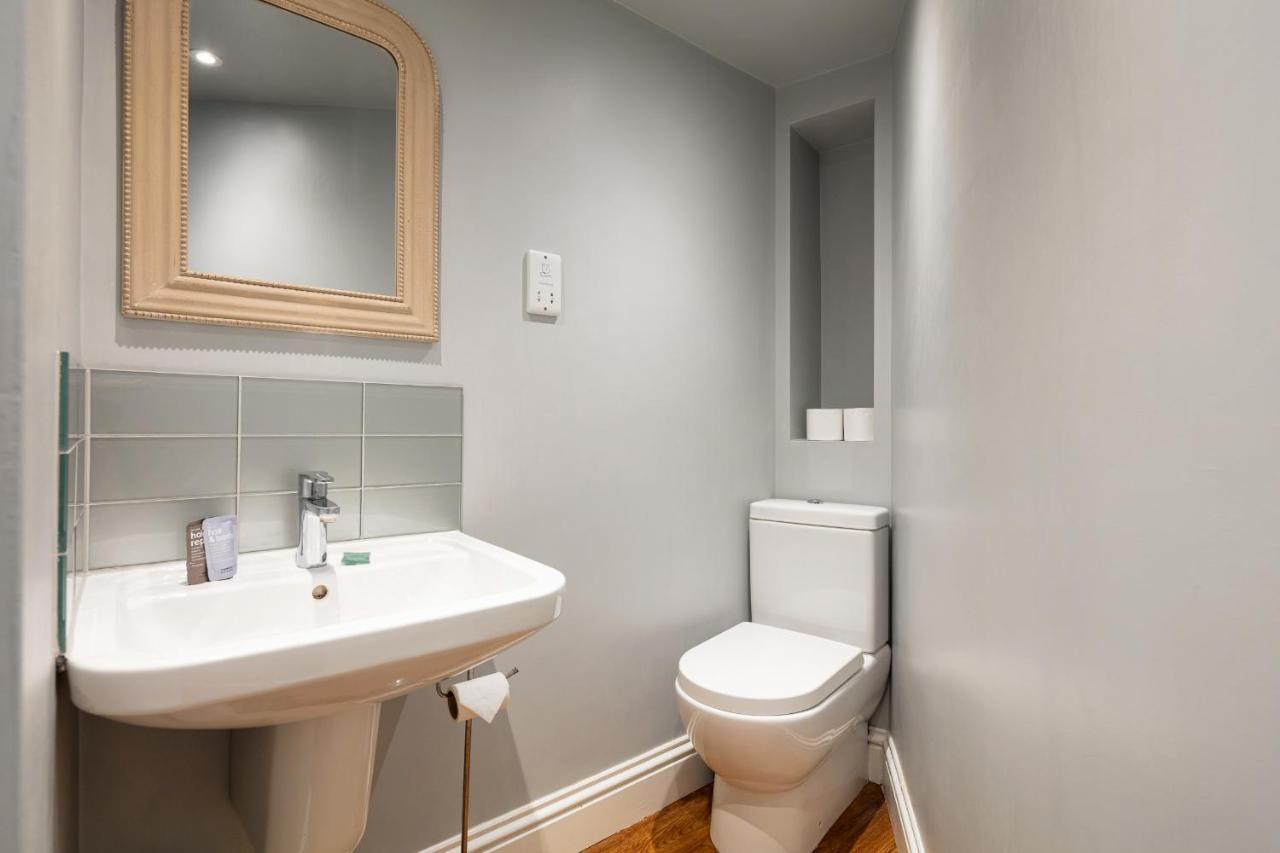 Castle Properties: The Duchess, 3 Bed Family Cottage Windsor Kültér fotó